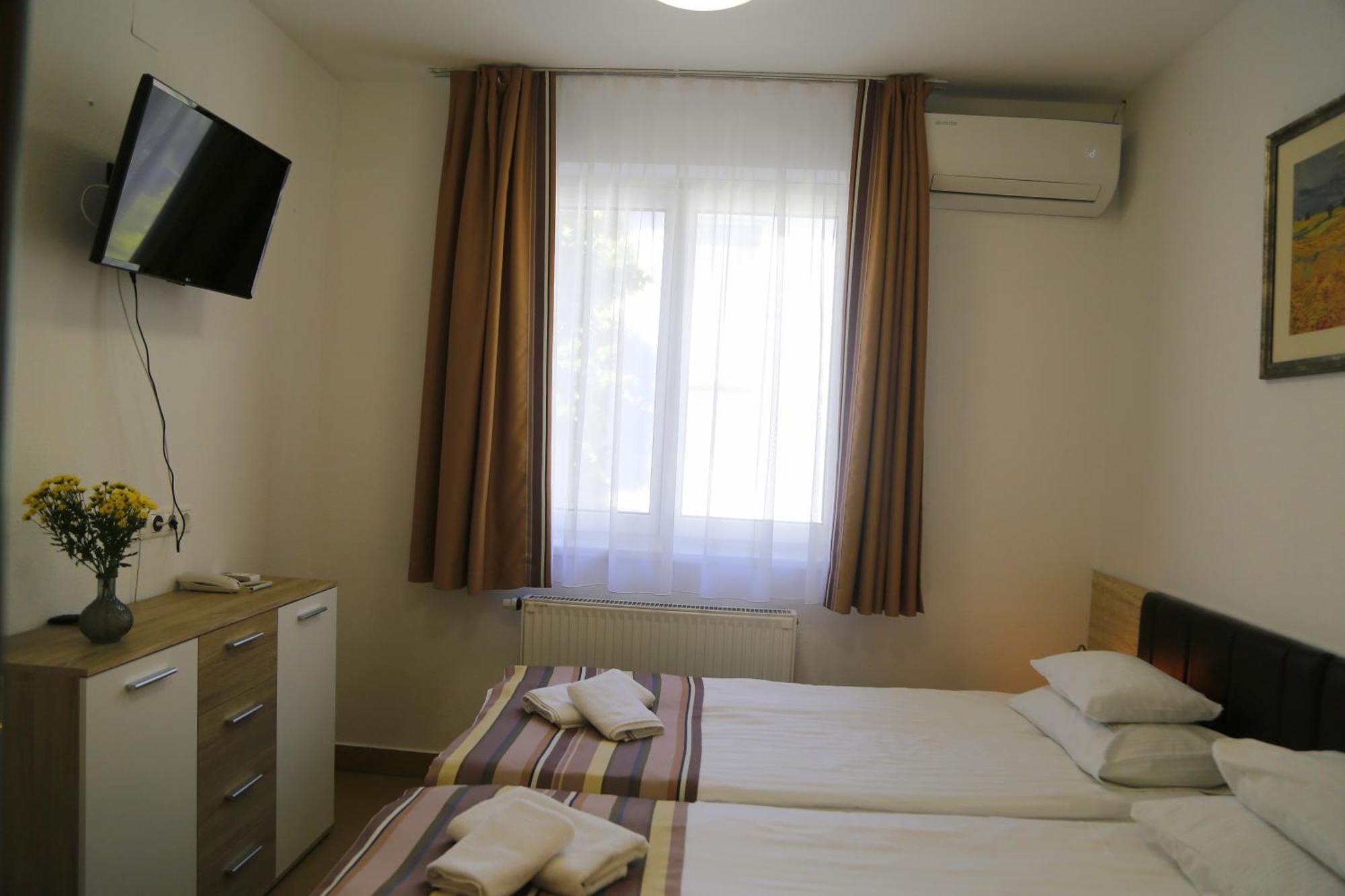 Auguszta Hotel 3*