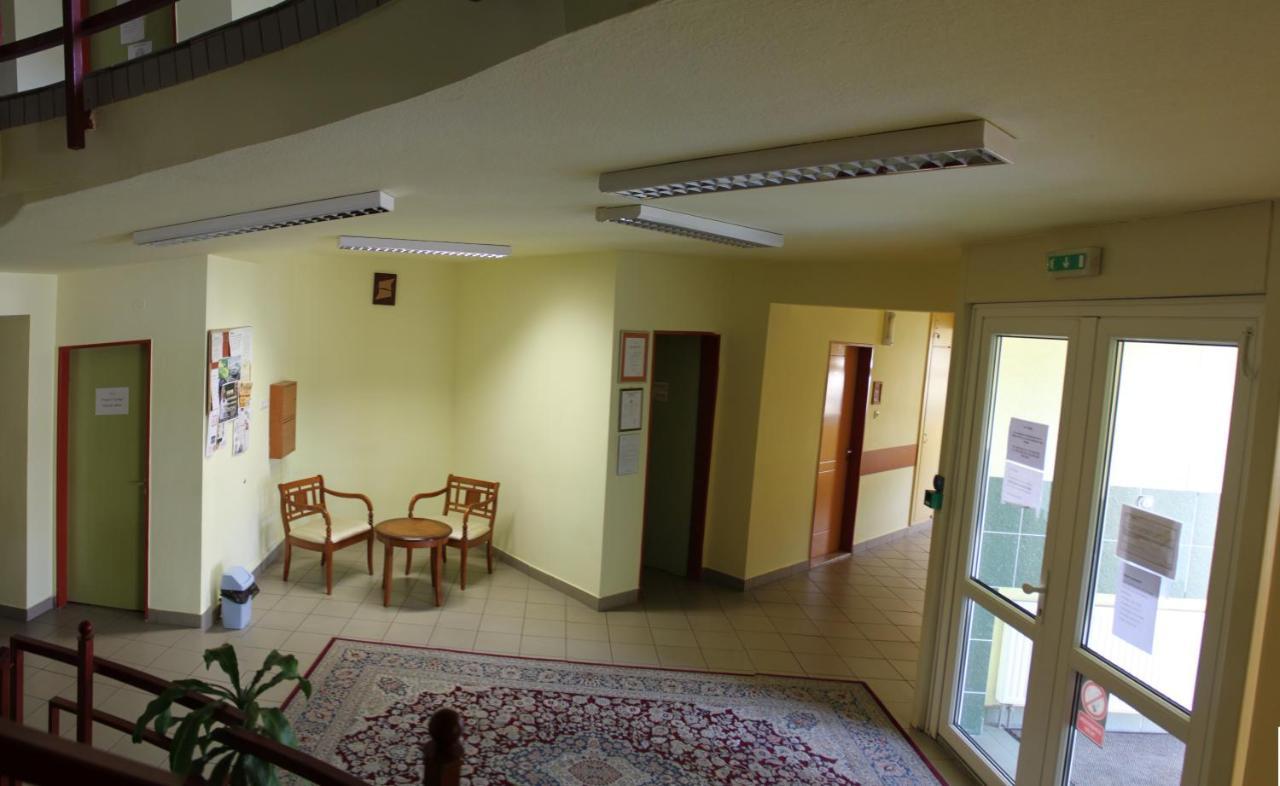 Hotel Auguszta Es Diakszallo