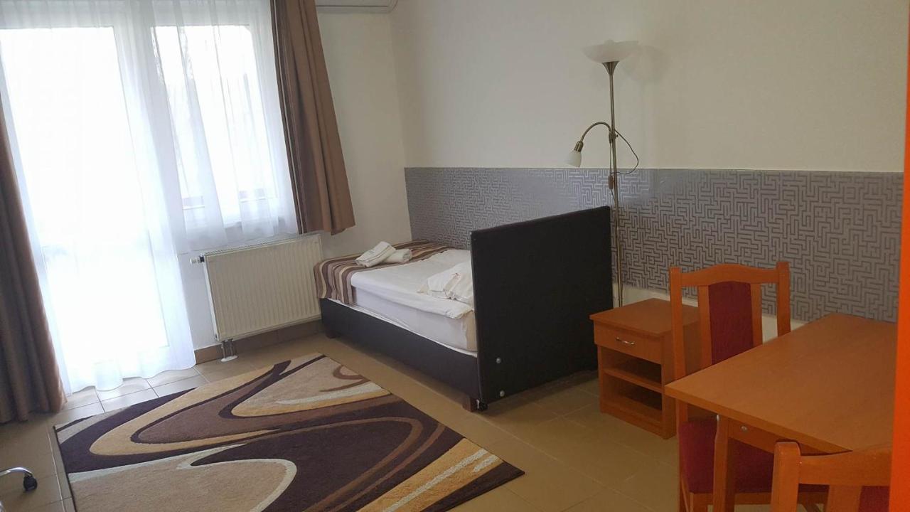 Auguszta Es Diakszallo Hotel Debrecen