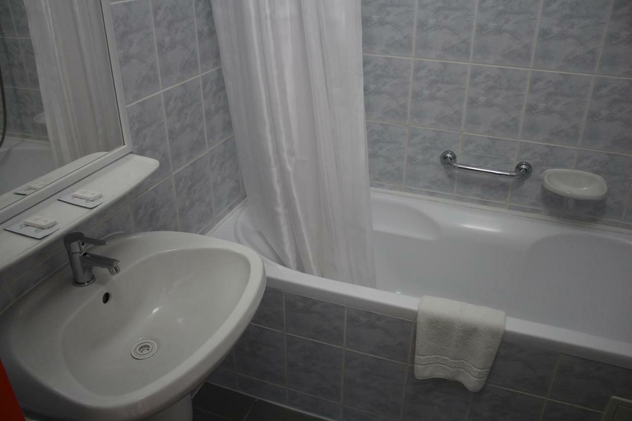 Hotel Auguszta Es Diakszallo 2*