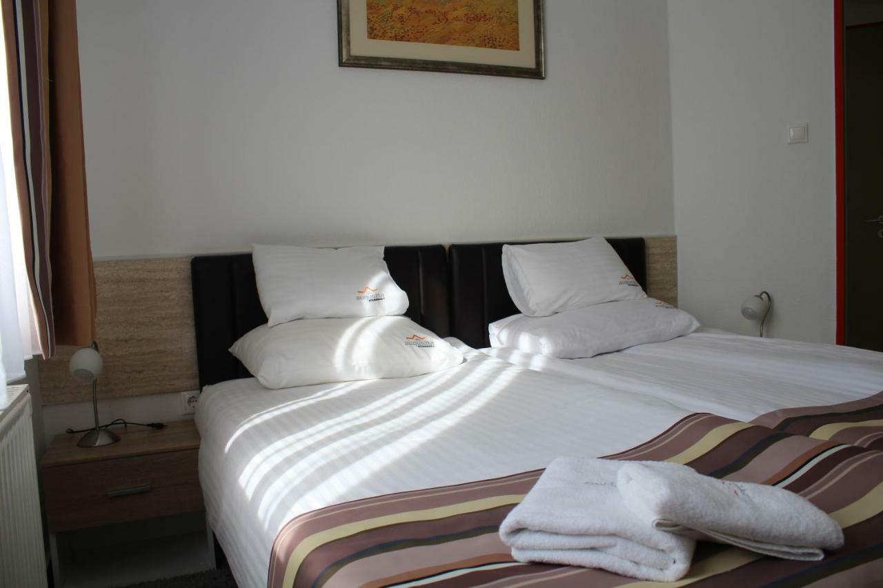 Hotel Auguszta Es Diakszallo